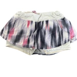lululemon quick pace skirt 2.5 inch | size 6